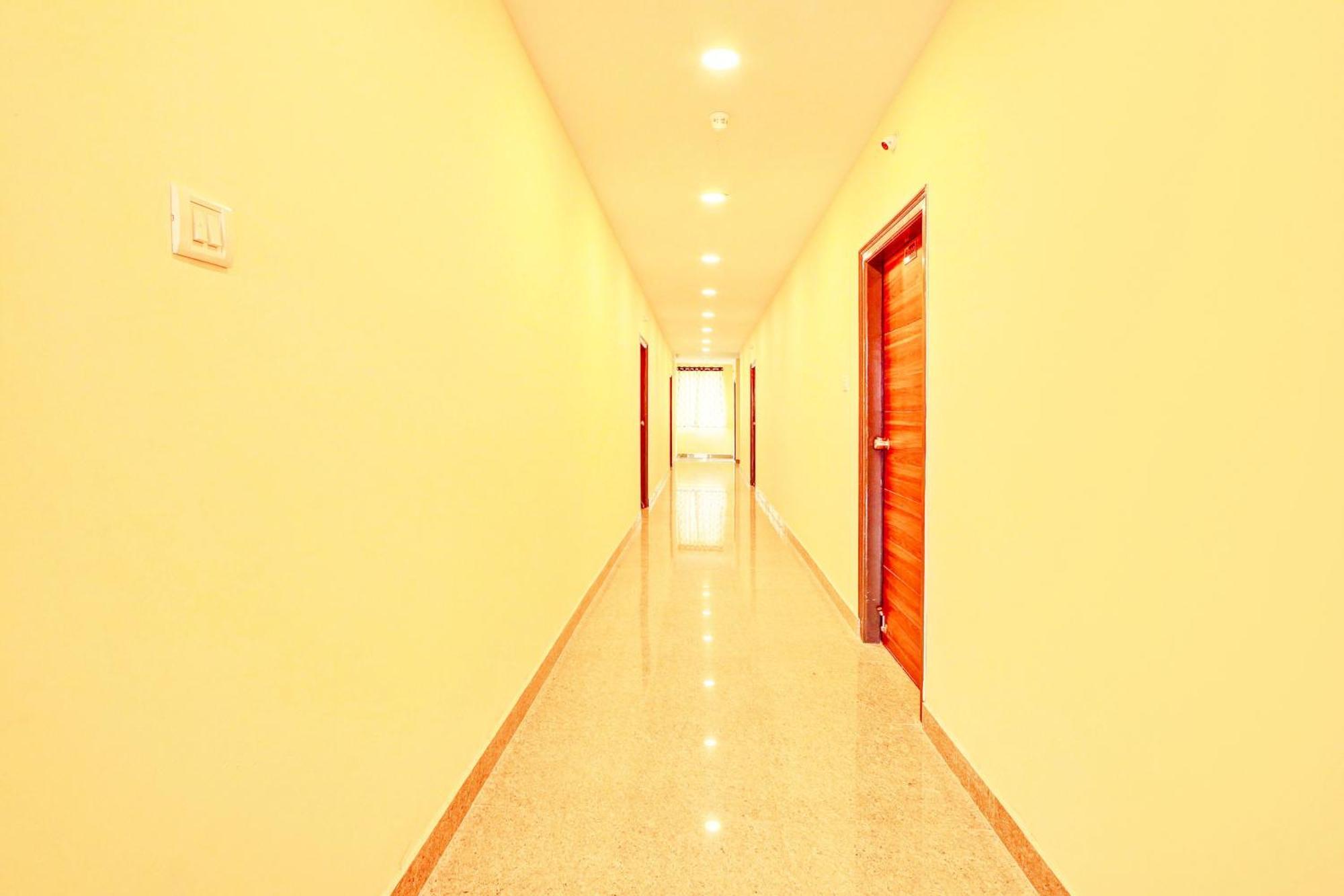 Hotel O R Square Hyderabad Exterior photo