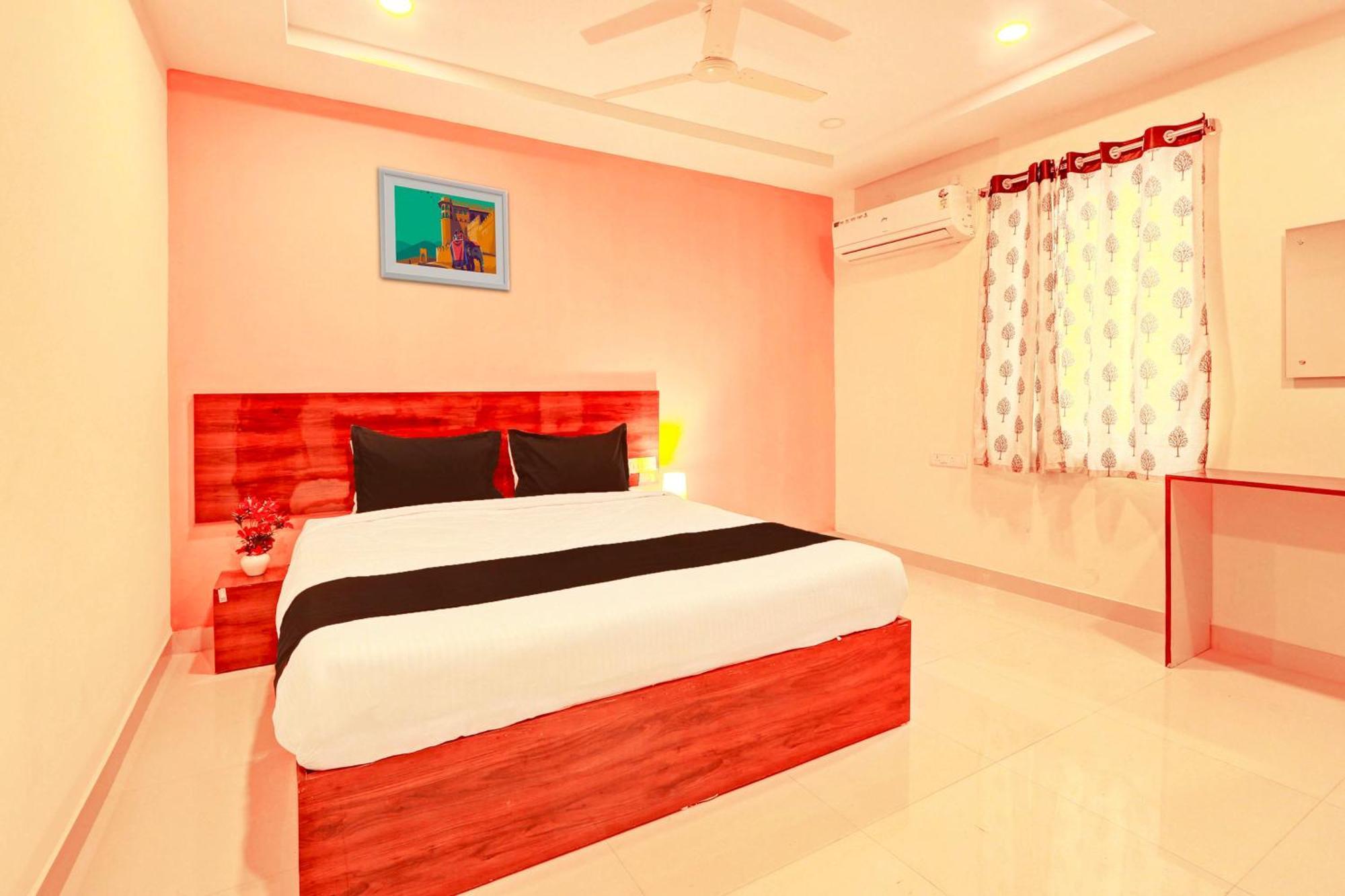 Hotel O R Square Hyderabad Exterior photo