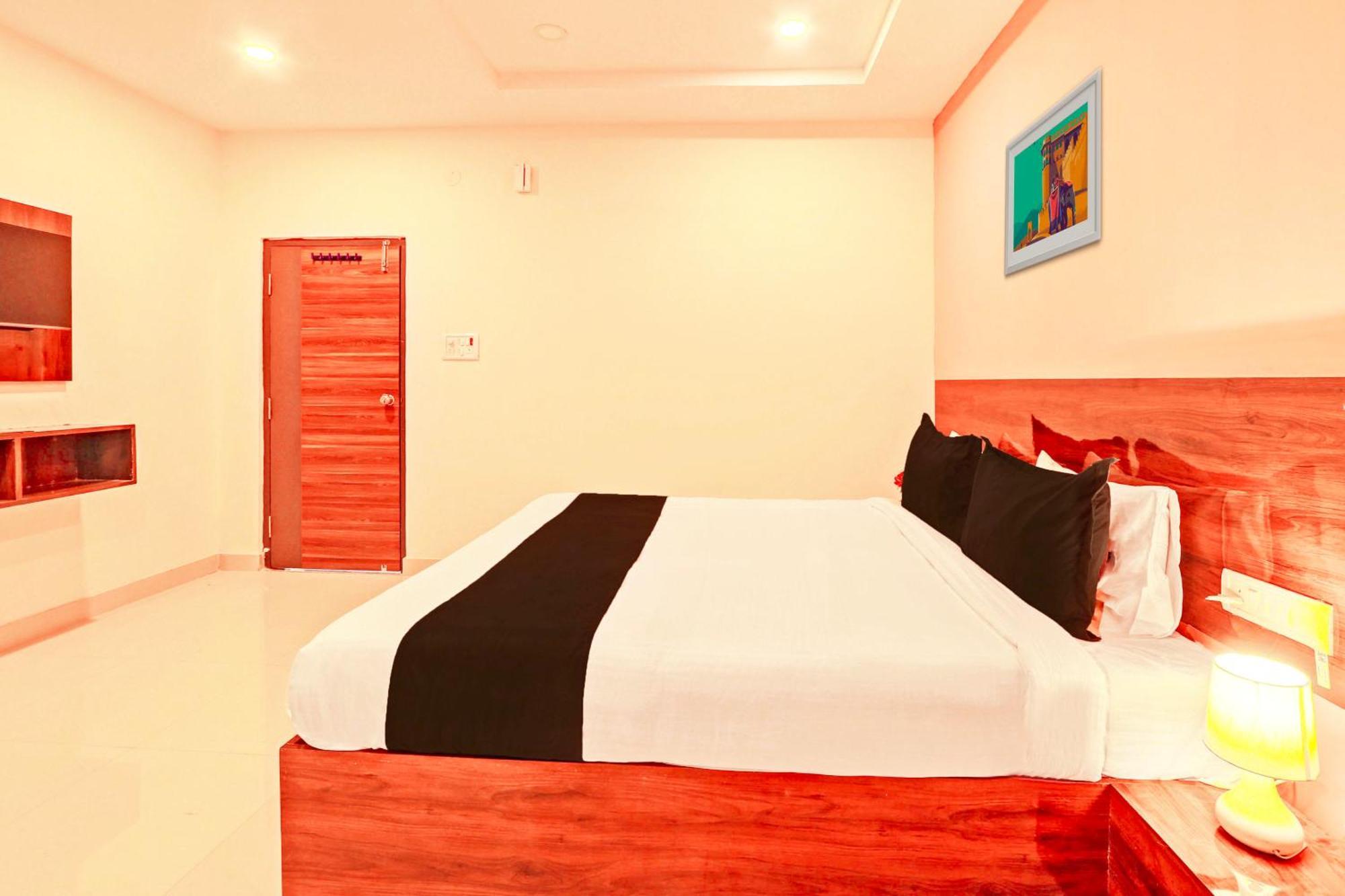 Hotel O R Square Hyderabad Exterior photo