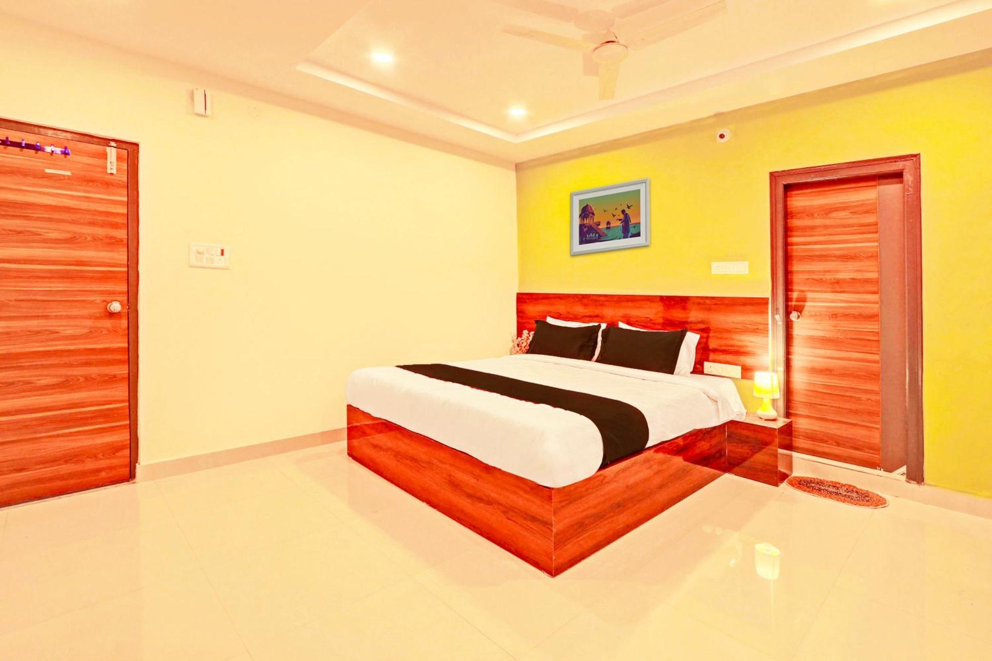 Hotel O R Square Hyderabad Exterior photo