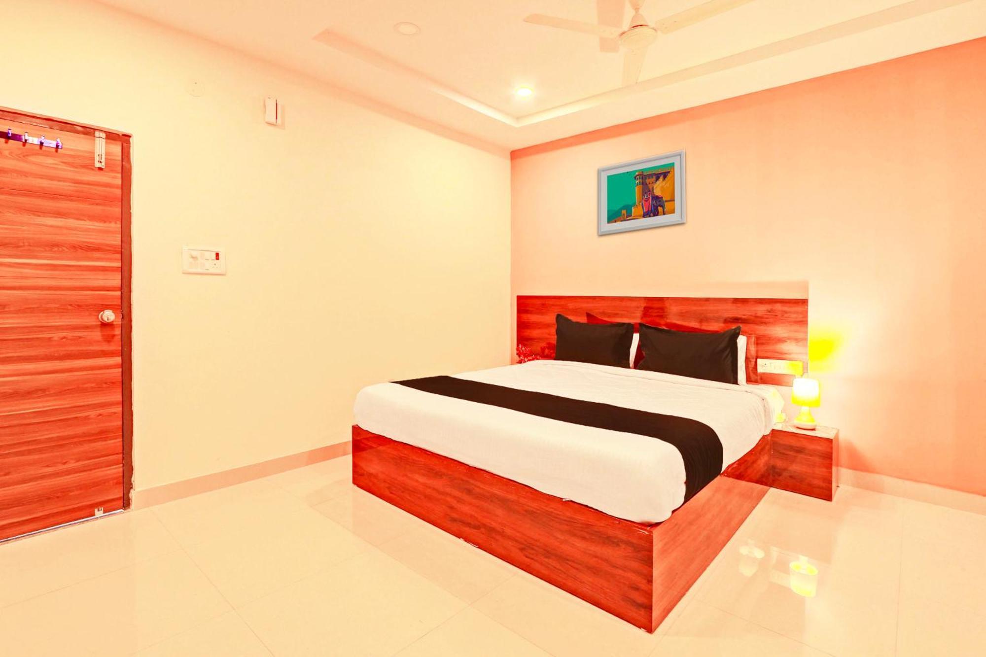 Hotel O R Square Hyderabad Exterior photo