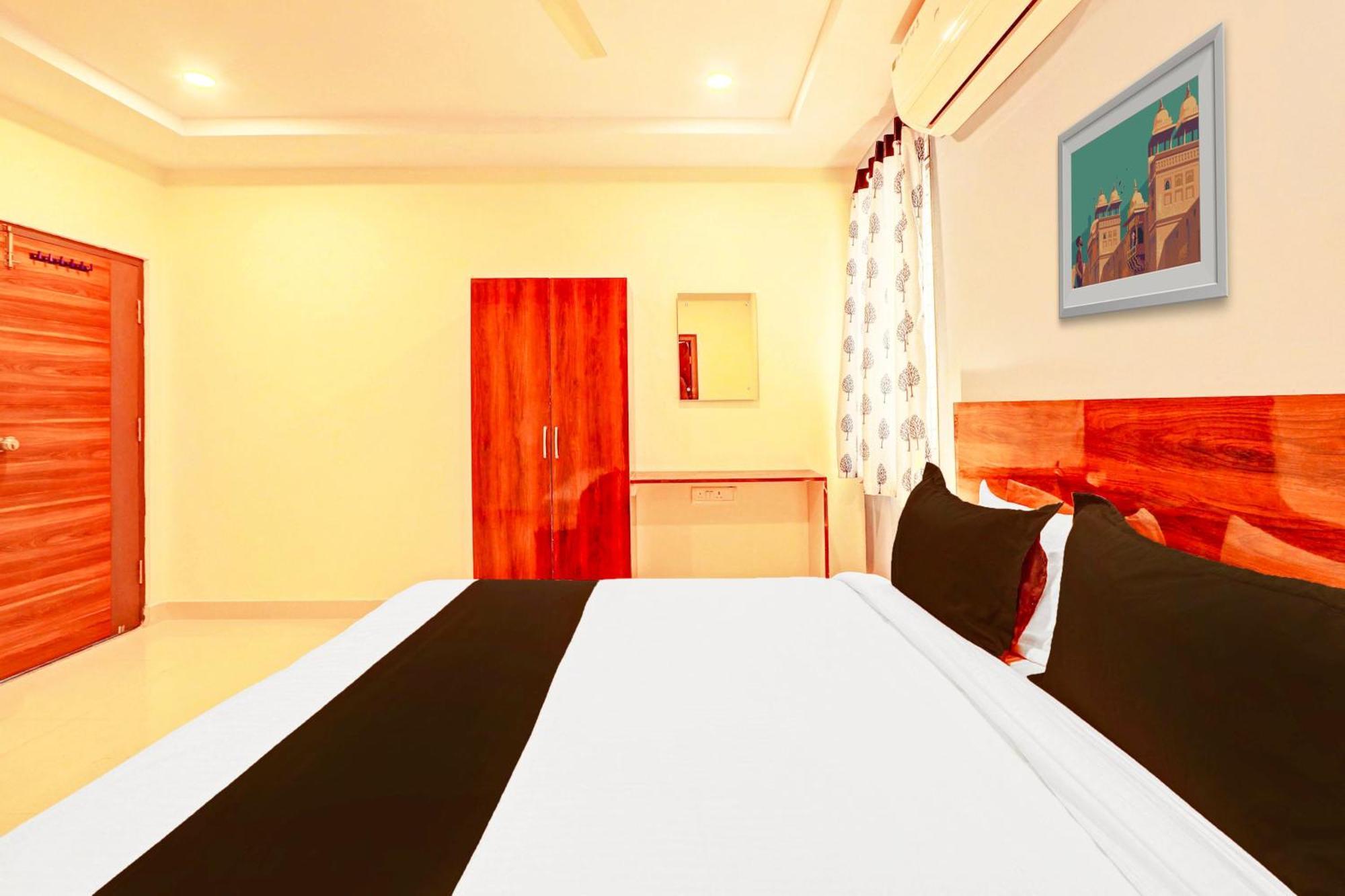 Hotel O R Square Hyderabad Exterior photo